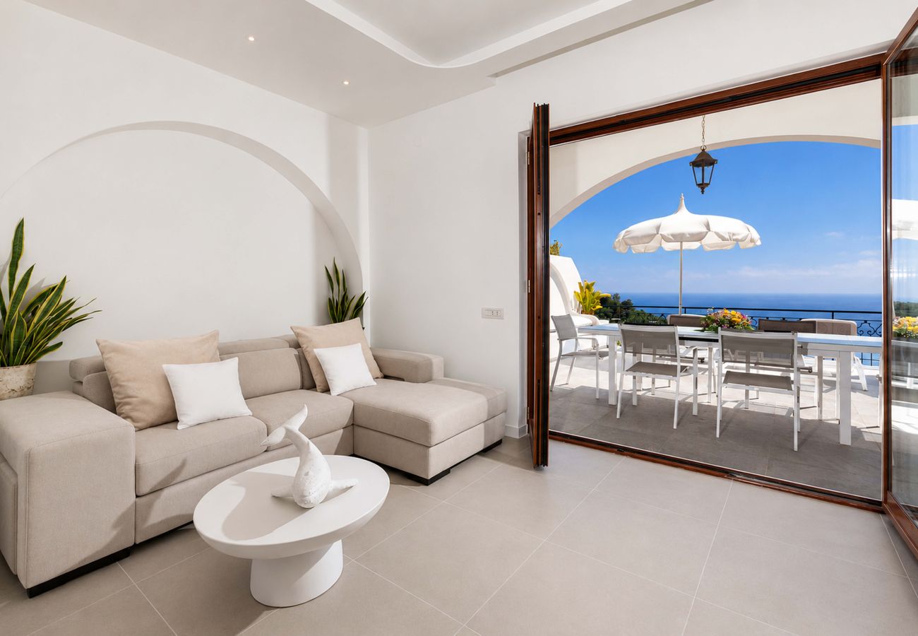 Villa a Massa Lubrense - AMORE RENTALS - Villa Marina con Piscina Privata, Vista Mare, Terrazzi e Parcheggio