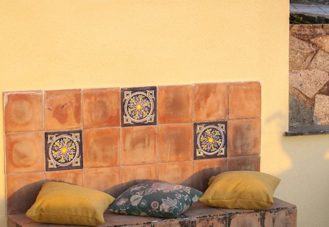 Villa a Sant´Agata sui Due Golfi - Villa Ferrara con Piscina a Sfioro, Vista Mare, Parcheggio e Giardino Villa a Sant´Agata sui Due Golfi - Villa Ferrara con Piscina a Sfioro, Vista Mare, Parcheggio e Giardino