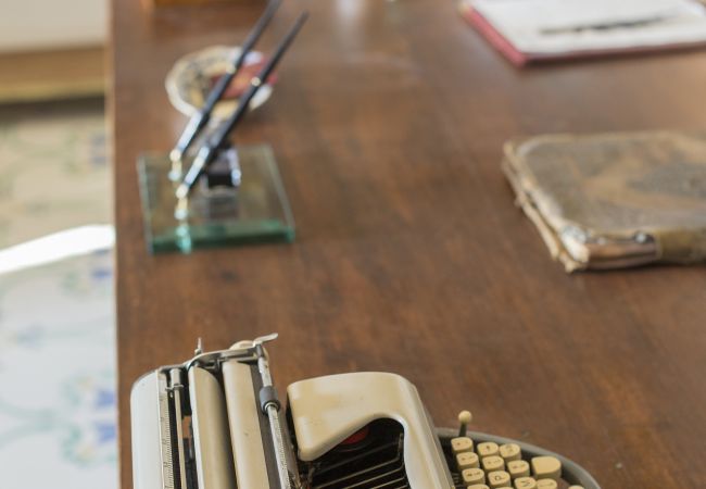 Villa a Sant´Agata sui Due Golfi - Villa Ferrara con Piscina a Sfioro, Vista Mare, Parcheggio e Giardino Villa a Sant´Agata sui Due Golfi - Villa Ferrara con Piscina a Sfioro, Vista Mare, Parcheggio e Giardino