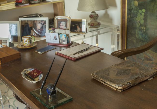 Villa a Sant´Agata sui Due Golfi - Villa Ferrara con Piscina a Sfioro, Vista Mare, Parcheggio e Giardino Villa a Sant´Agata sui Due Golfi - Villa Ferrara con Piscina a Sfioro, Vista Mare, Parcheggio e Giardino