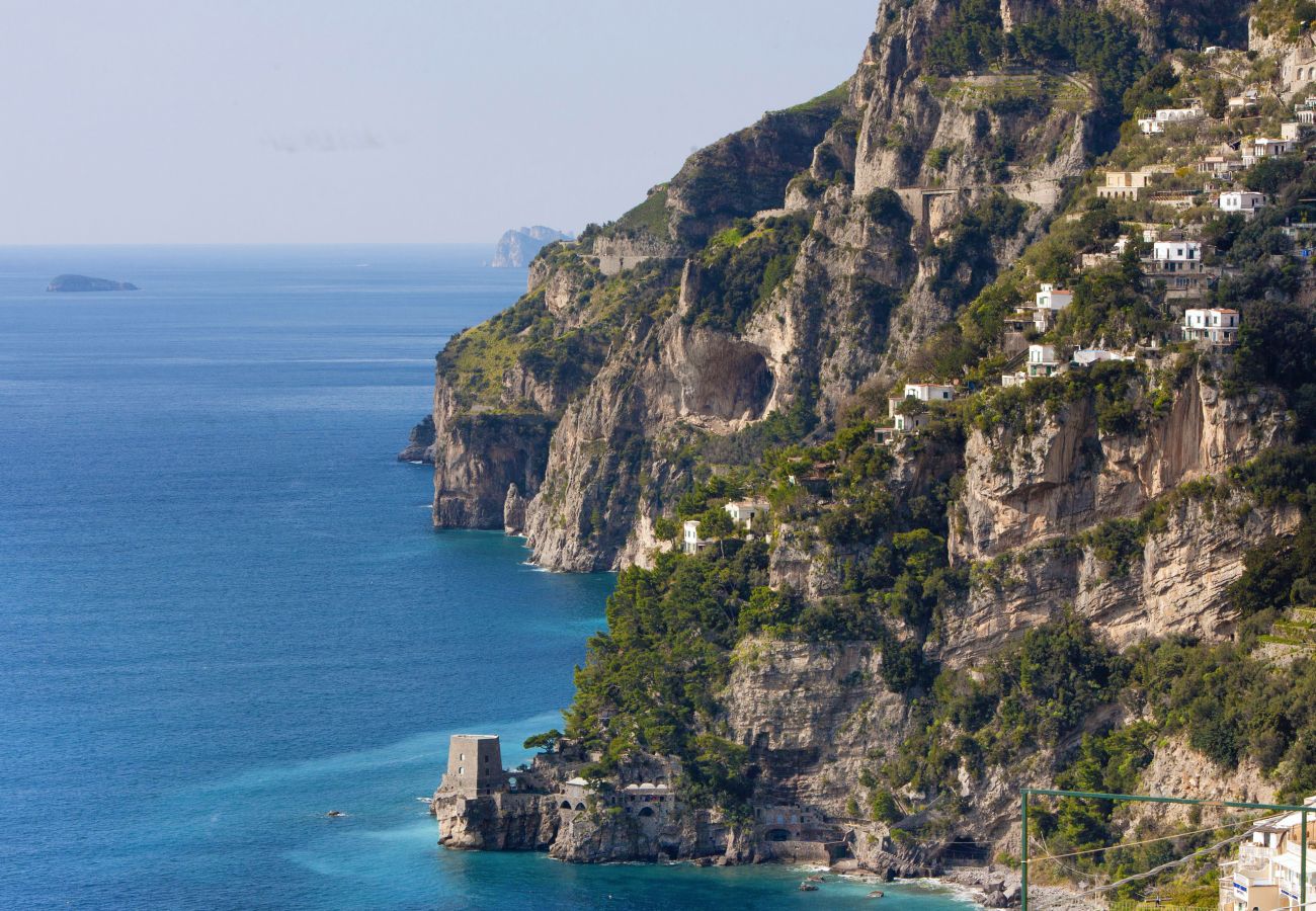 Villa a Positano - AMORE RENTALS - Villa Anna con Terrazza Privata e Vista Mare