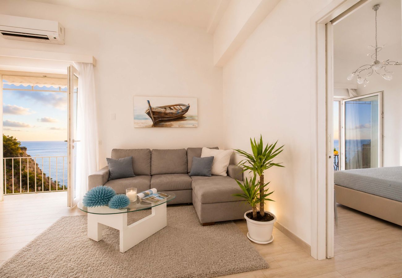 Villa a Positano - AMORE RENTALS - Villa Anna con Terrazza Privata e Vista Mare