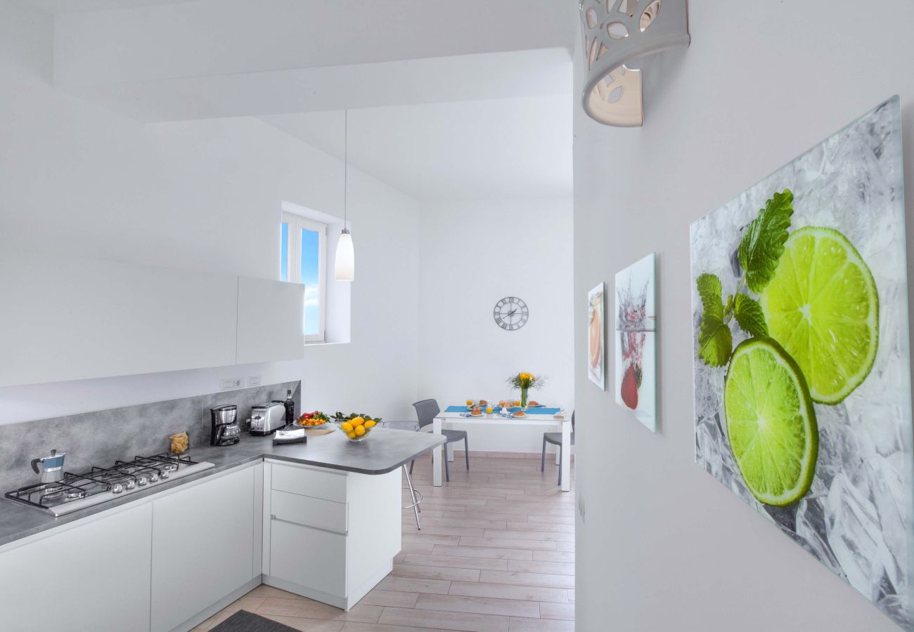 Villa a Positano - AMORE RENTALS - Villa Anna con Terrazza Privata e Vista Mare