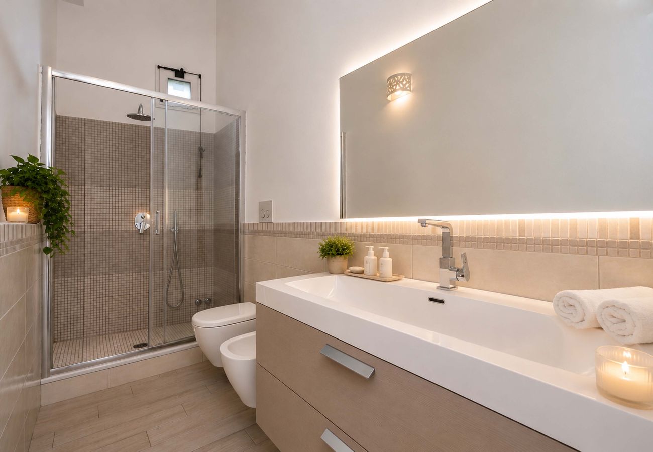 Villa a Positano - AMORE RENTALS - Villa Anna con Terrazza Privata e Vista Mare