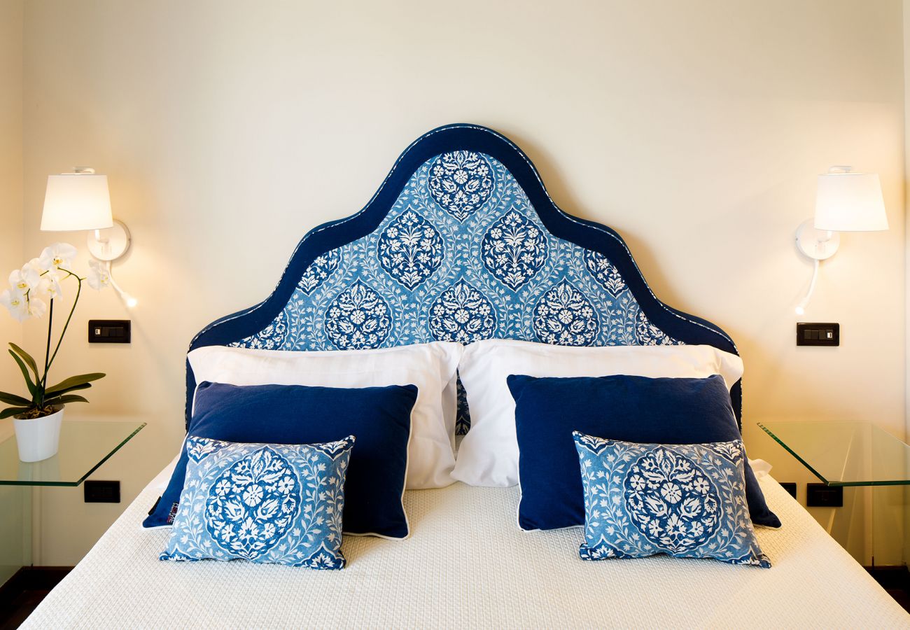 Villa a Sant´Agnello - AMORE RENTALS - Villa Lia con Piscina Privata, Giardino e Parcheggio
