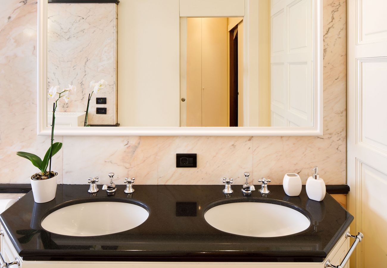 Villa a Sant´Agnello - AMORE RENTALS - Villa Lia con Piscina Privata, Giardino e Parcheggio