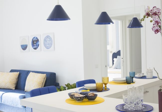 Appartamento a Sorrento - AMORE RENTALS - Sara Home con Terrazza Privata, Aria Condizionata e Internet Wi-Fi Appartamento a Sorrento - AMORE RENTALS - Sara Home con Terrazza Privata, Aria Condizionata e Internet Wi-Fi