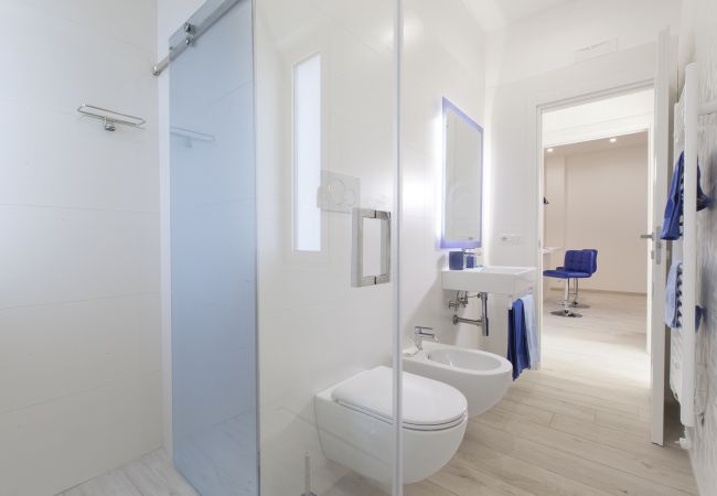 Appartamento a Sorrento - AMORE RENTALS - Sara Home con Terrazza Privata, Aria Condizionata e Internet Wi-Fi Appartamento a Sorrento - AMORE RENTALS - Sara Home con Terrazza Privata, Aria Condizionata e Internet Wi-Fi