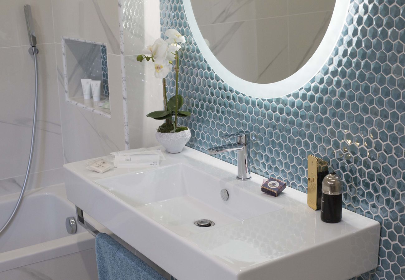 Appartamento a Sorrento - AMORE RENTALS - Sara Home | Due Appartamenti con Terrazze nel Cuore di Sorrento | Perfetto per Famiglie