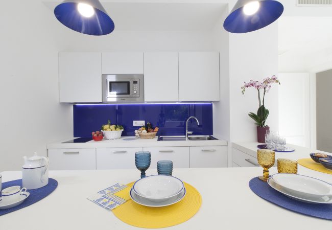 Appartamento a Sorrento - AMORE RENTALS - Sara Home 1 con Terrazza Privata, Aria Condizionata e Internet Wi-Fi