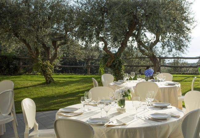 Villa a Massa Lubrense - AMORE RENTALS - Villa Elia con Piscina Privata, Vista Mare, Parcheggio, Terrazzi e Giardino Villa a Massa Lubrense - AMORE RENTALS - Villa Elia con Piscina Privata, Vista Mare, Parcheggio, Terrazzi e Giardino