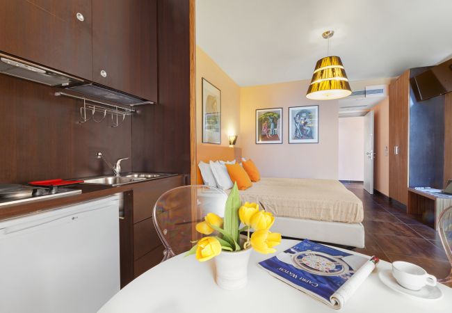 Villa a Massa Lubrense - AMORE RENTALS - Villa Elia con Piscina Privata, Vista Mare, Parcheggio, Terrazzi e Giardino Villa a Massa Lubrense - AMORE RENTALS - Villa Elia con Piscina Privata, Vista Mare, Parcheggio, Terrazzi e Giardino