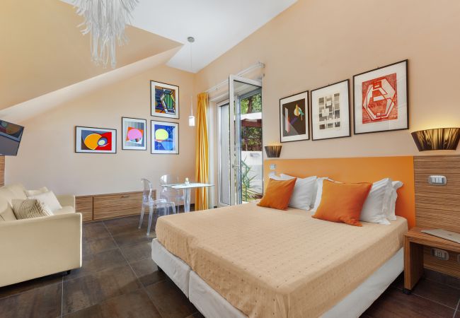 Villa a Massa Lubrense - AMORE RENTALS - Villa Elia con Piscina Privata, Vista Mare, Parcheggio, Terrazzi e Giardino Villa a Massa Lubrense - AMORE RENTALS - Villa Elia con Piscina Privata, Vista Mare, Parcheggio, Terrazzi e Giardino