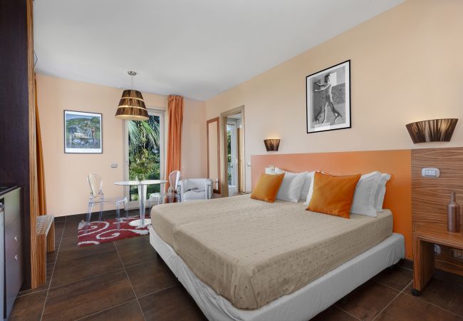 Villa a Massa Lubrense - AMORE RENTALS - Villa Elia con Piscina Privata, Vista Mare, Parcheggio, Terrazzi e Giardino Villa a Massa Lubrense - AMORE RENTALS - Villa Elia con Piscina Privata, Vista Mare, Parcheggio, Terrazzi e Giardino