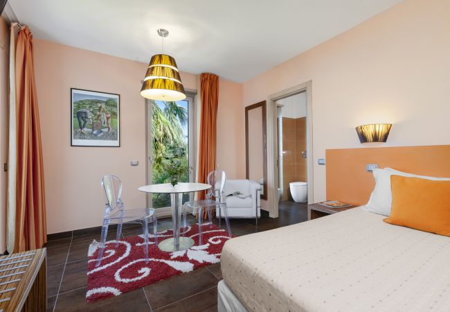 Villa a Massa Lubrense - AMORE RENTALS - Villa Elia con Piscina Privata, Vista Mare, Parcheggio, Terrazzi e Giardino Villa a Massa Lubrense - AMORE RENTALS - Villa Elia con Piscina Privata, Vista Mare, Parcheggio, Terrazzi e Giardino