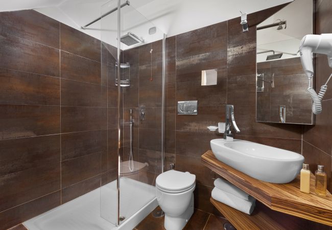 Villa a Massa Lubrense - AMORE RENTALS - Villa Elia con Piscina Privata, Vista Mare, Parcheggio, Terrazzi e Giardino Villa a Massa Lubrense - AMORE RENTALS - Villa Elia con Piscina Privata, Vista Mare, Parcheggio, Terrazzi e Giardino