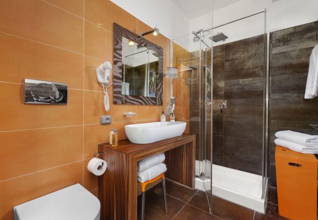 Villa a Massa Lubrense - AMORE RENTALS - Villa Elia con Piscina Privata, Vista Mare, Parcheggio, Terrazzi e Giardino Villa a Massa Lubrense - AMORE RENTALS - Villa Elia con Piscina Privata, Vista Mare, Parcheggio, Terrazzi e Giardino