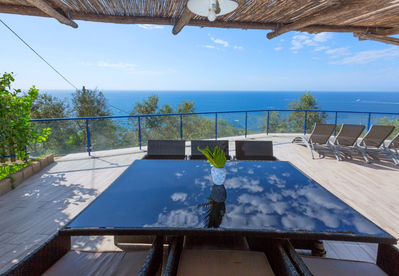 Villa a Nerano - AMORE RENTALS - Villa The Phoenix con Piscina Privata, Vista Mare, Terrazza e Parcheggio