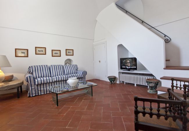 Villa a Massa Lubrense - AMORE RENTALS - Villa Stella con Piscina Privata, Vista Mare, Terrazzi e Parcheggio