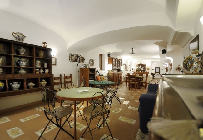 Villa a Sant´Agnello - AMORE RENTALS - Villa Angelo con Terrazzi Privati, Parcheggio e Aria Condizionata Villa a Sant´Agnello - AMORE RENTALS - Villa Angelo con Terrazzi Privati, Parcheggio e Aria Condizionata