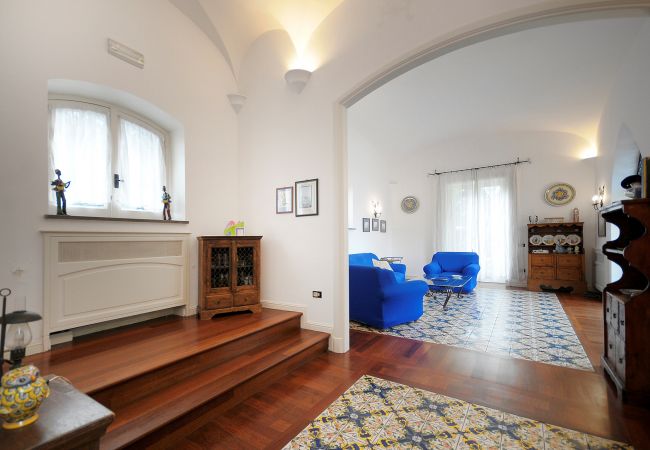 Villa a Sant´Agnello - AMORE RENTALS - Villa Angelo con Terrazzi Privati, Parcheggio e Aria Condizionata Villa a Sant´Agnello - AMORE RENTALS - Villa Angelo con Terrazzi Privati, Parcheggio e Aria Condizionata