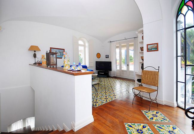 Villa a Sant´Agnello - AMORE RENTALS - Villa Angelo con Terrazzi Privati, Parcheggio e Aria Condizionata Villa a Sant´Agnello - AMORE RENTALS - Villa Angelo con Terrazzi Privati, Parcheggio e Aria Condizionata