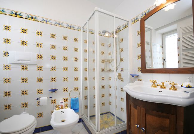 Villa a Sant´Agnello - AMORE RENTALS - Villa Angelo con Terrazzi Privati, Parcheggio e Aria Condizionata Villa a Sant´Agnello - AMORE RENTALS - Villa Angelo con Terrazzi Privati, Parcheggio e Aria Condizionata