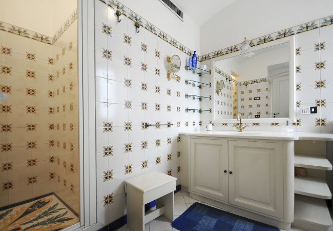 Villa a Sant´Agnello - AMORE RENTALS - Villa Angelo con Terrazzi Privati, Parcheggio e Aria Condizionata Villa a Sant´Agnello - AMORE RENTALS - Villa Angelo con Terrazzi Privati, Parcheggio e Aria Condizionata