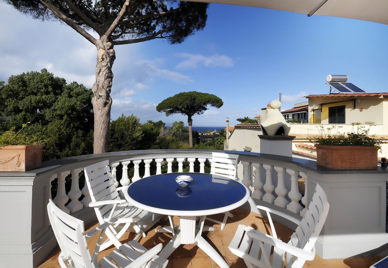 Villa a Sant´Agnello - AMORE RENTALS - Villa Angelo con Terrazzi Privati, Parcheggio e Aria Condizionata