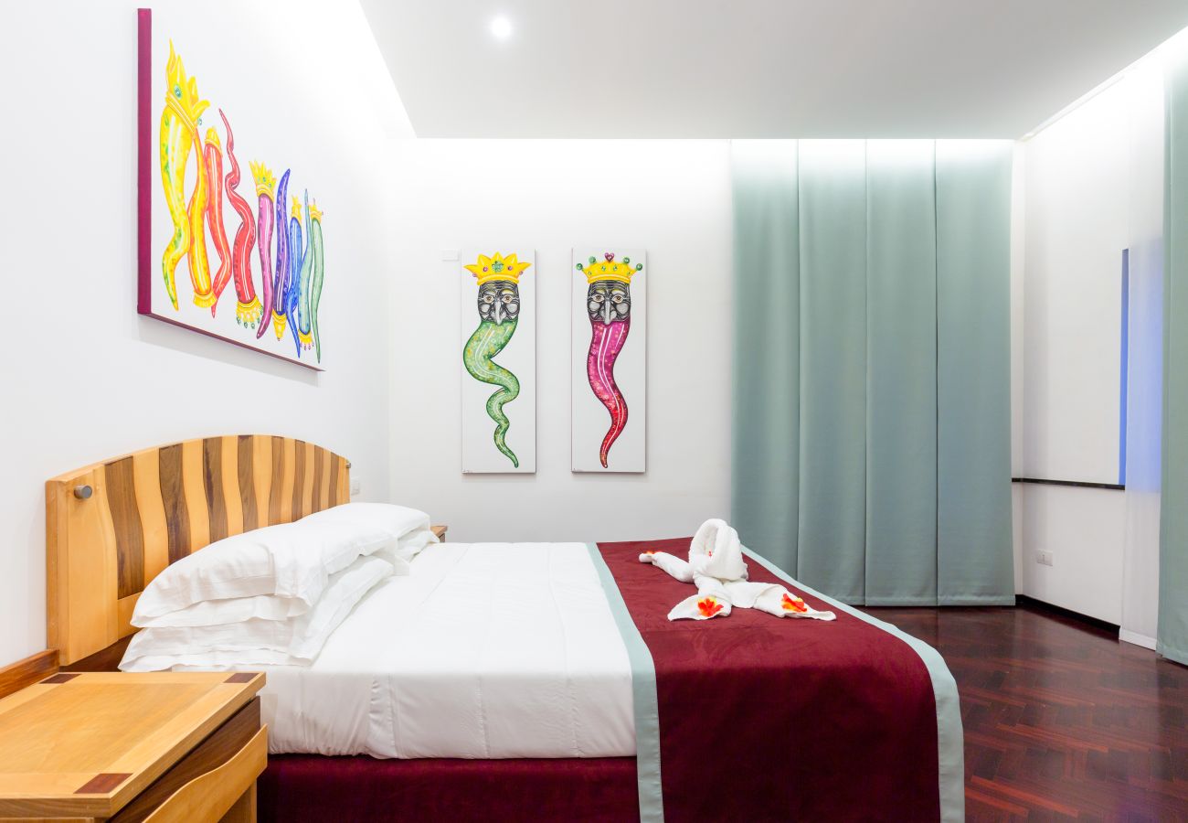 Villa a Sant´Agnello - AMORE RENTALS - Villa Calisto con Piscina Privata, Giardino, Jacuzzi, Vista Maree Parcheggio
