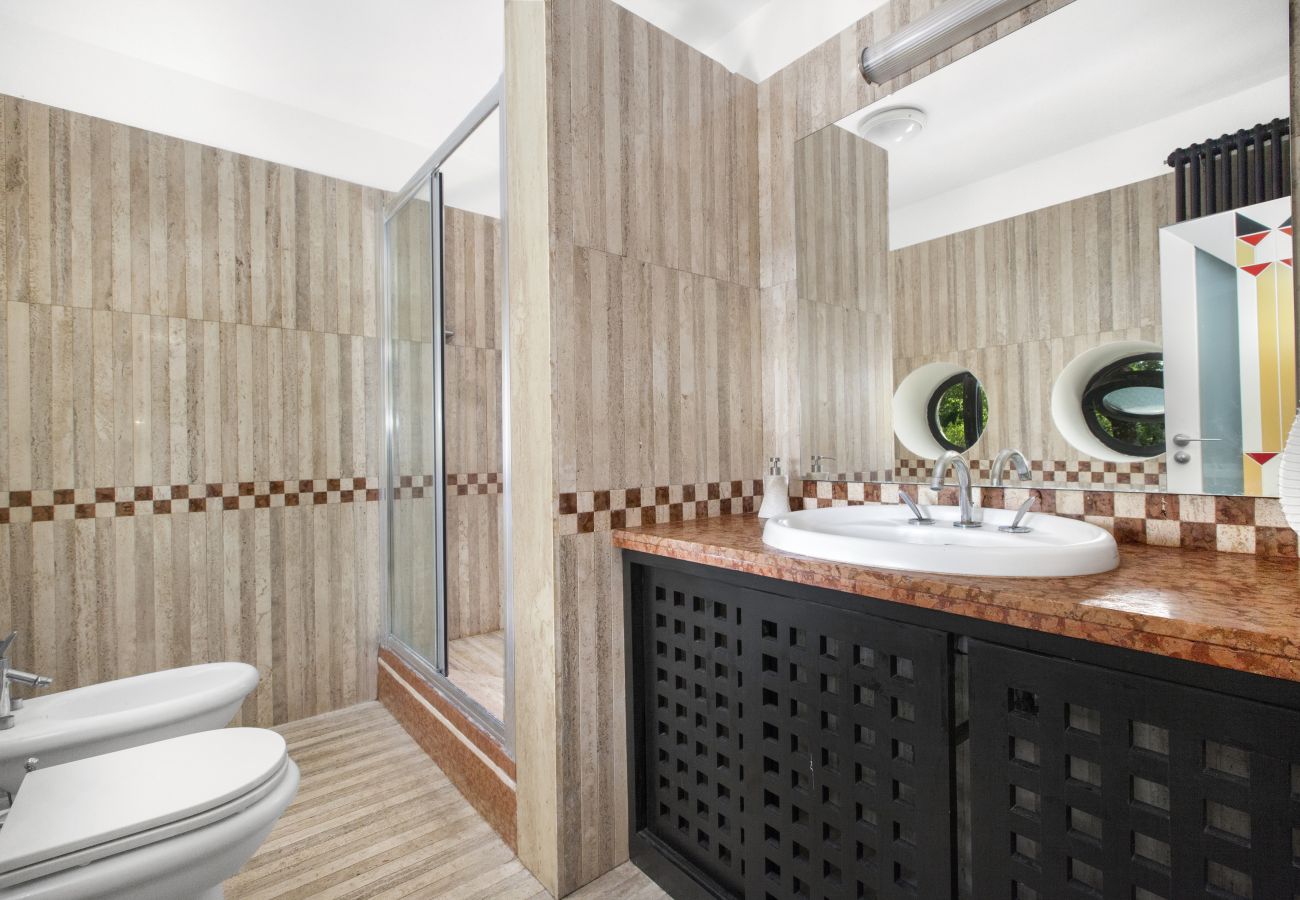 Villa a Sant´Agnello - AMORE RENTALS - Villa Calisto con Piscina Privata, Giardino, Jacuzzi, Vista Maree Parcheggio