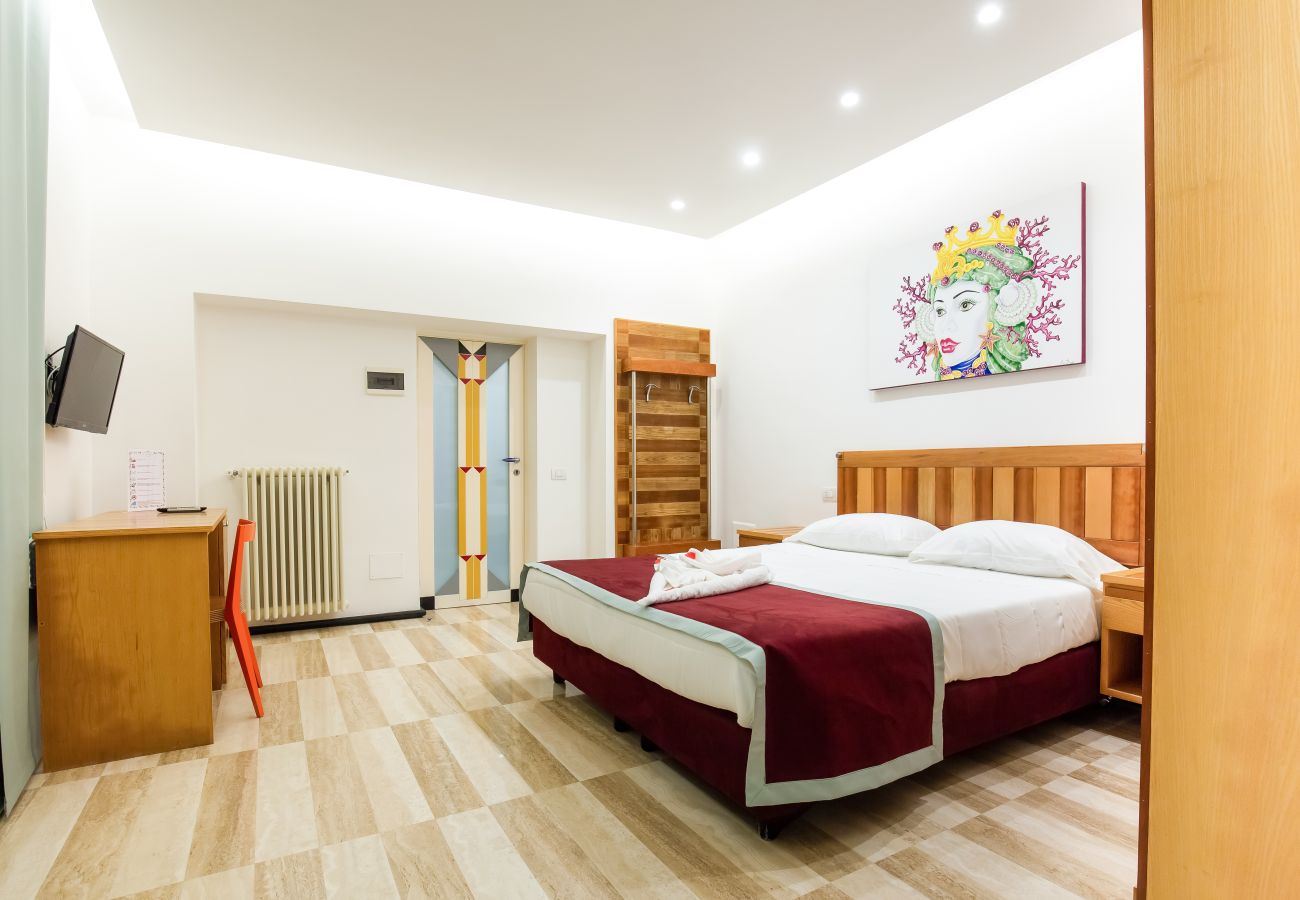 Villa a Sant´Agnello - AMORE RENTALS - Villa Calisto con Piscina Privata, Giardino, Jacuzzi, Vista Maree Parcheggio
