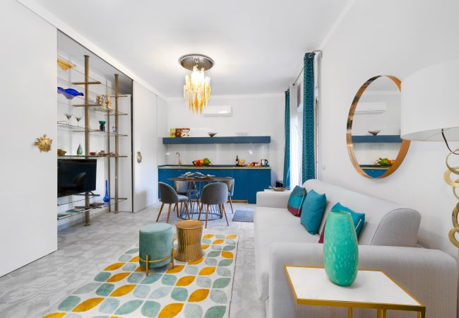  a Sorrento - AMORE RENTALS - Appartamento Sorrento Suite de Charme 2 con Terrazza, Aria Condizionata e Internet Wi-Fi