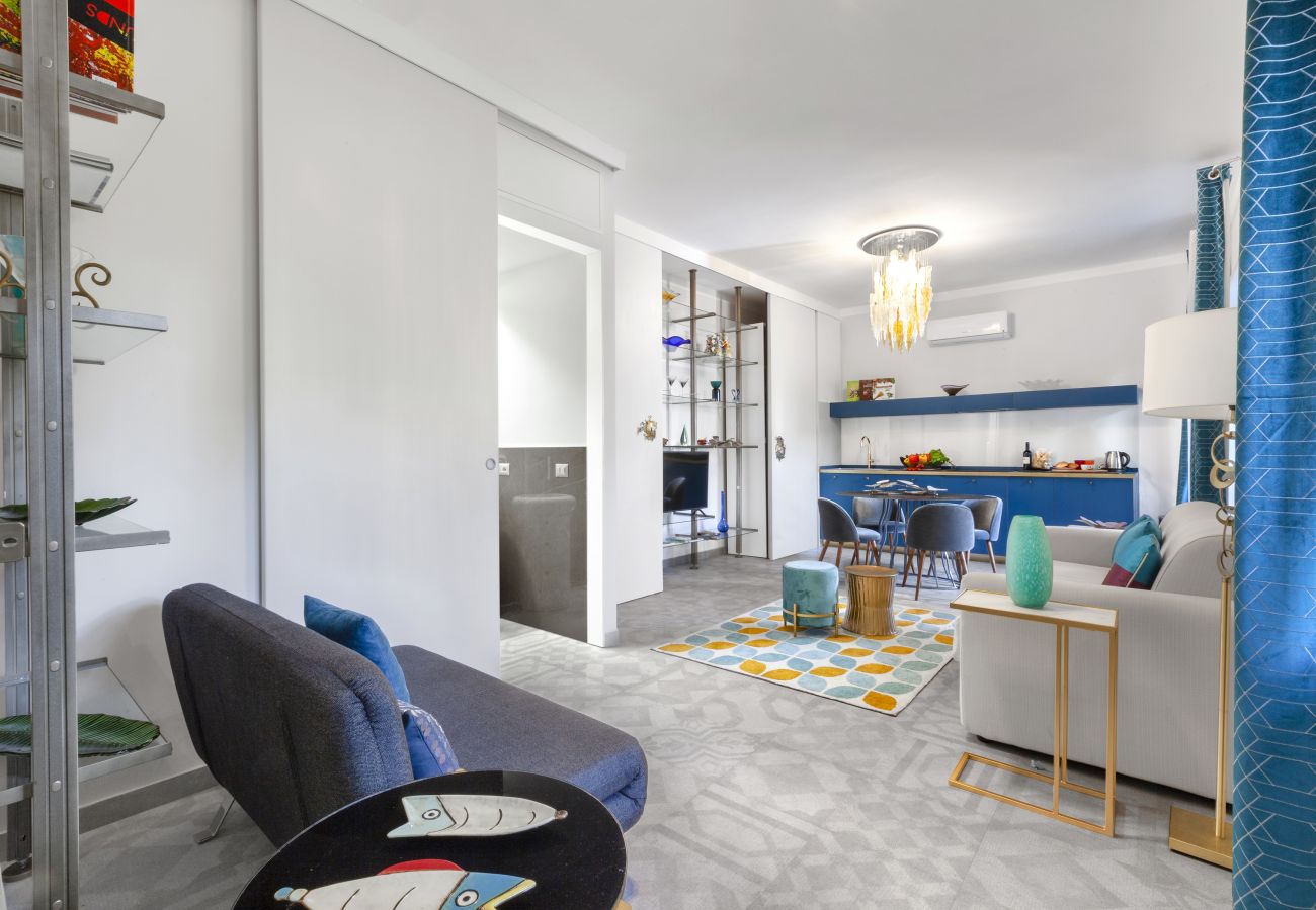Appartamento a Sorrento - AMORE RENTALS - Appartamento Sorrento Suite de Charme 2 con Terrazza, Aria Condizionata e Internet Wi-Fi