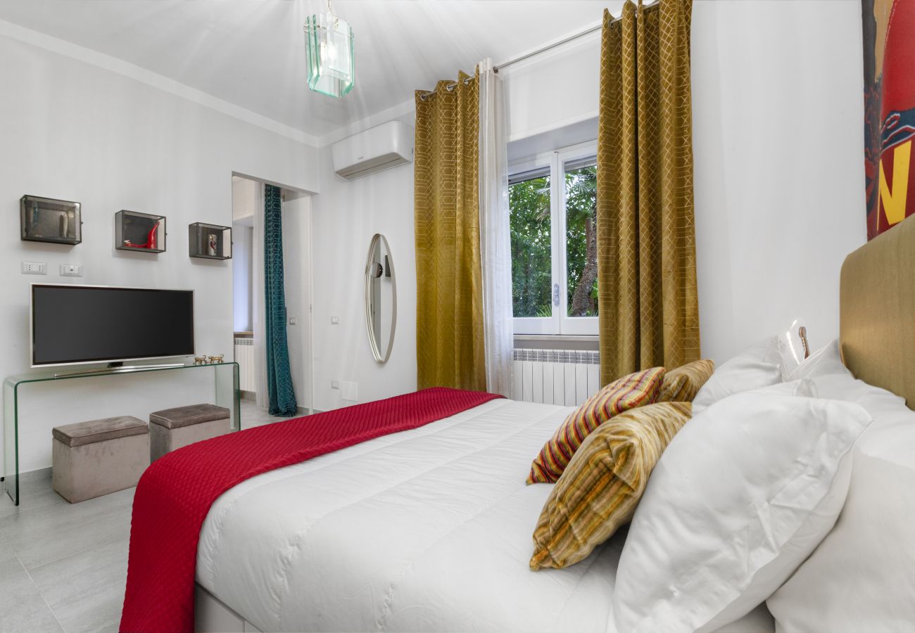 Appartamento a Sorrento - AMORE RENTALS - Appartamento Sorrento Suite de Charme 2 con Terrazza, Aria Condizionata e Internet Wi-Fi