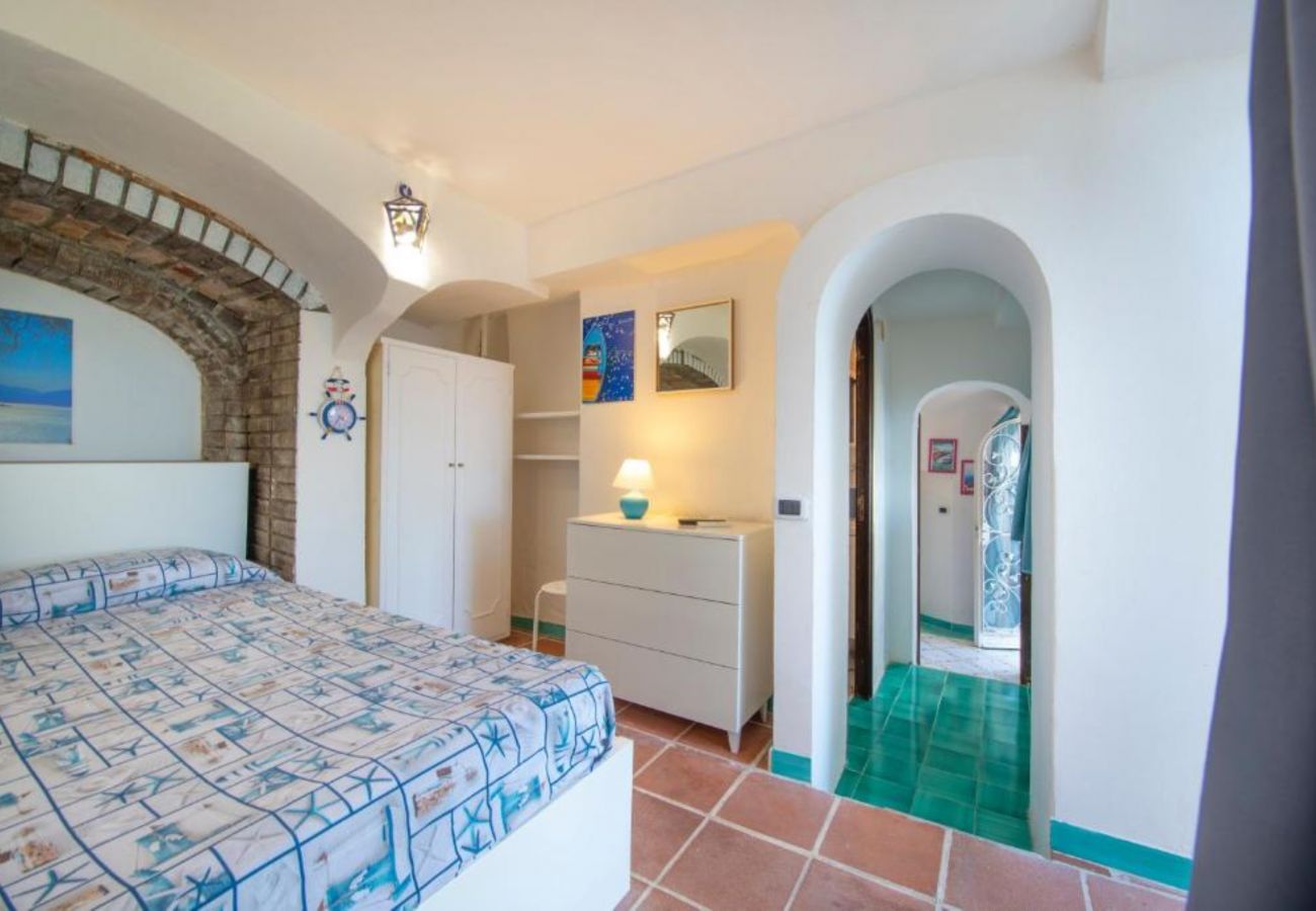 Villa a Praiano - AMORE RENTALS - Villa Isabel con Vista Mare, Terrazzi e Internet Wi-Fi