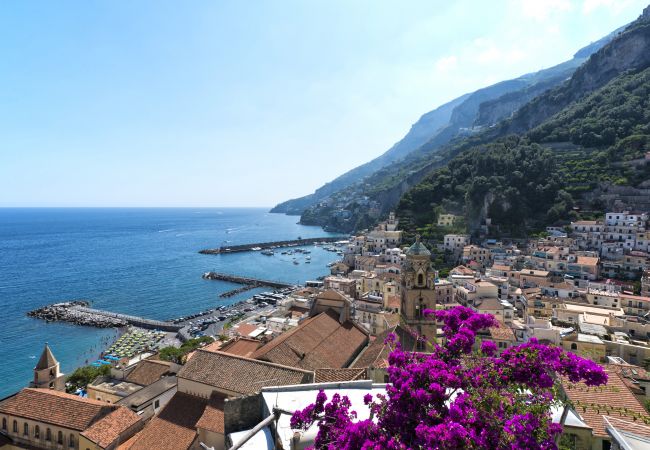 Villa a Amalfi - AMORE RENTALS - Palazzo della Storia con Vista Mare, Vasca Idromassaggio, Terrazzi, Colazione e Aria Condizionata Villa a Amalfi - AMORE RENTALS - Palazzo della Storia con Vista Mare, Vasca Idromassaggio, Terrazzi, Colazione e Aria Condizionata