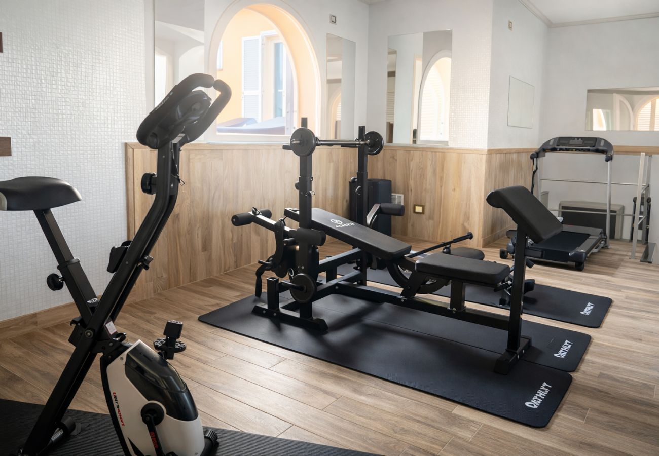 Villa a Sorrento - AMORE RENTALS -Villa Eva con Piscina, SPA, Terrazzi, Vista Mare, Parcheggio e Aria Condizionata