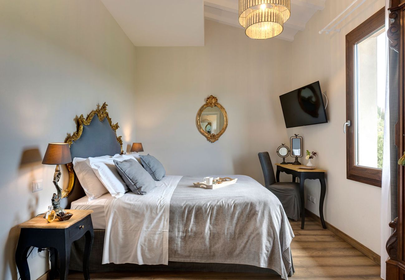 Villa a Panzano - AMORE RENTALS - Villa Mia con Piscina Privata, Giardino, Terrazzi e Parcheggio