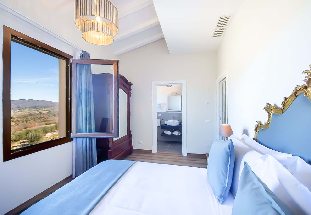 Villa a Panzano - AMORE RENTALS - Villa Mia con Piscina Privata, Giardino, Terrazzi e Parcheggio