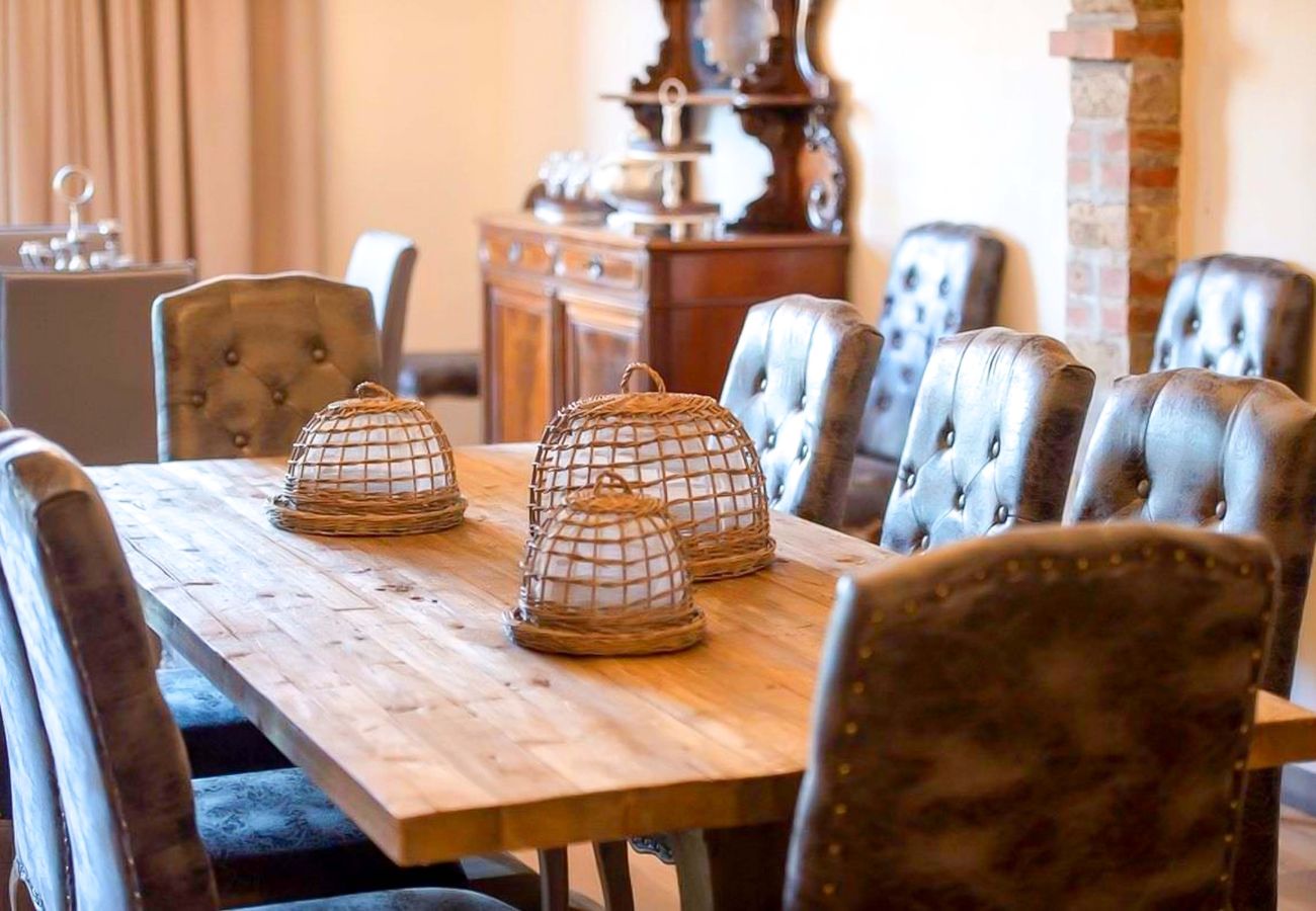 Villa a Panzano - AMORE RENTALS - Villa Mia con Piscina Privata, Giardino, Terrazzi e Parcheggio