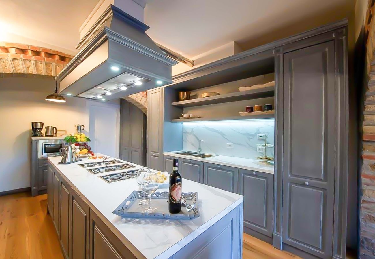 Villa a Panzano - AMORE RENTALS - Villa Mia con Piscina Privata, Giardino, Terrazzi e Parcheggio