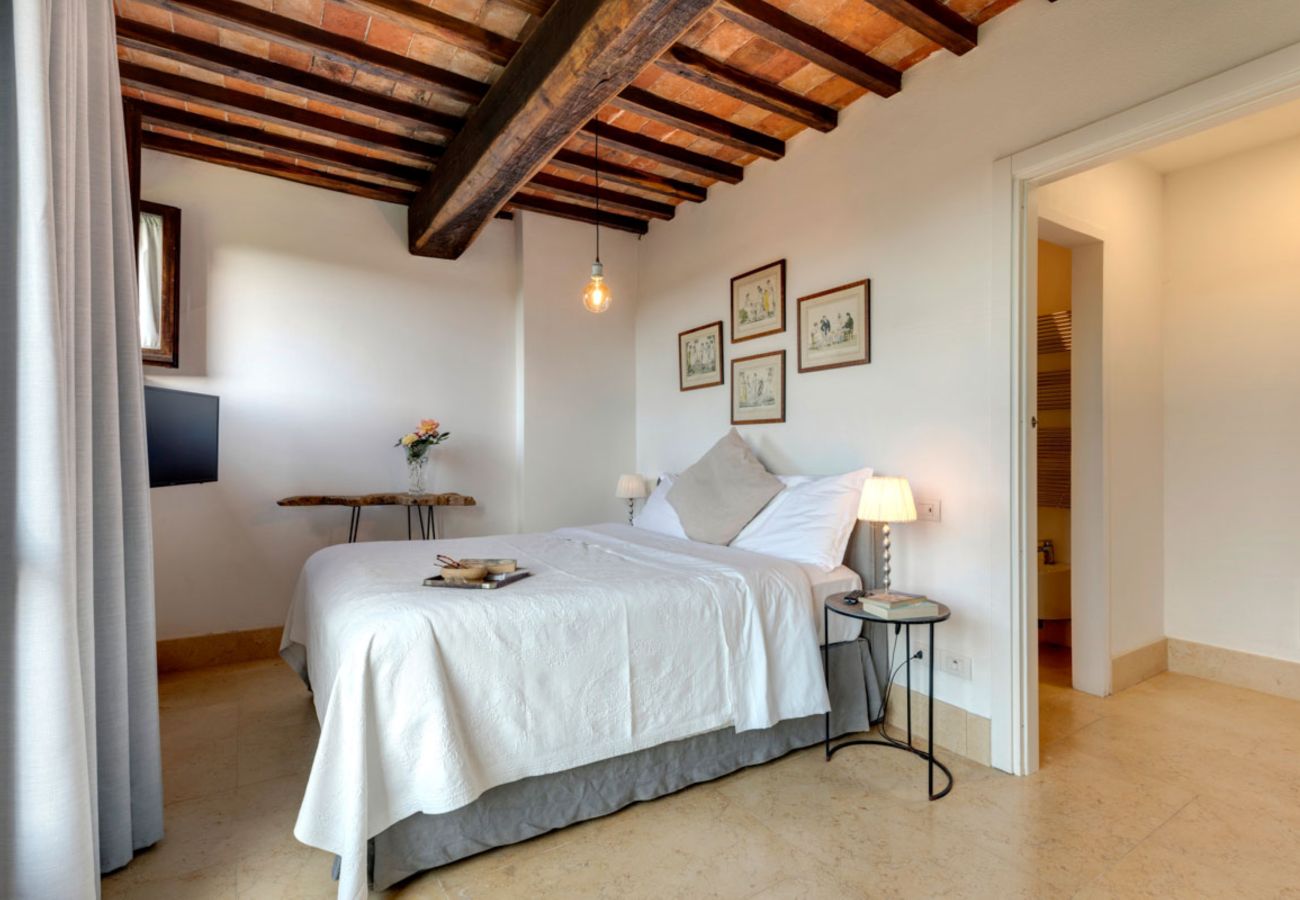 Villa a Panzano - AMORE RENTALS - Villa Bellaflore con 3 Piscine Private, Giardino, Terrazzi e Parcheggio