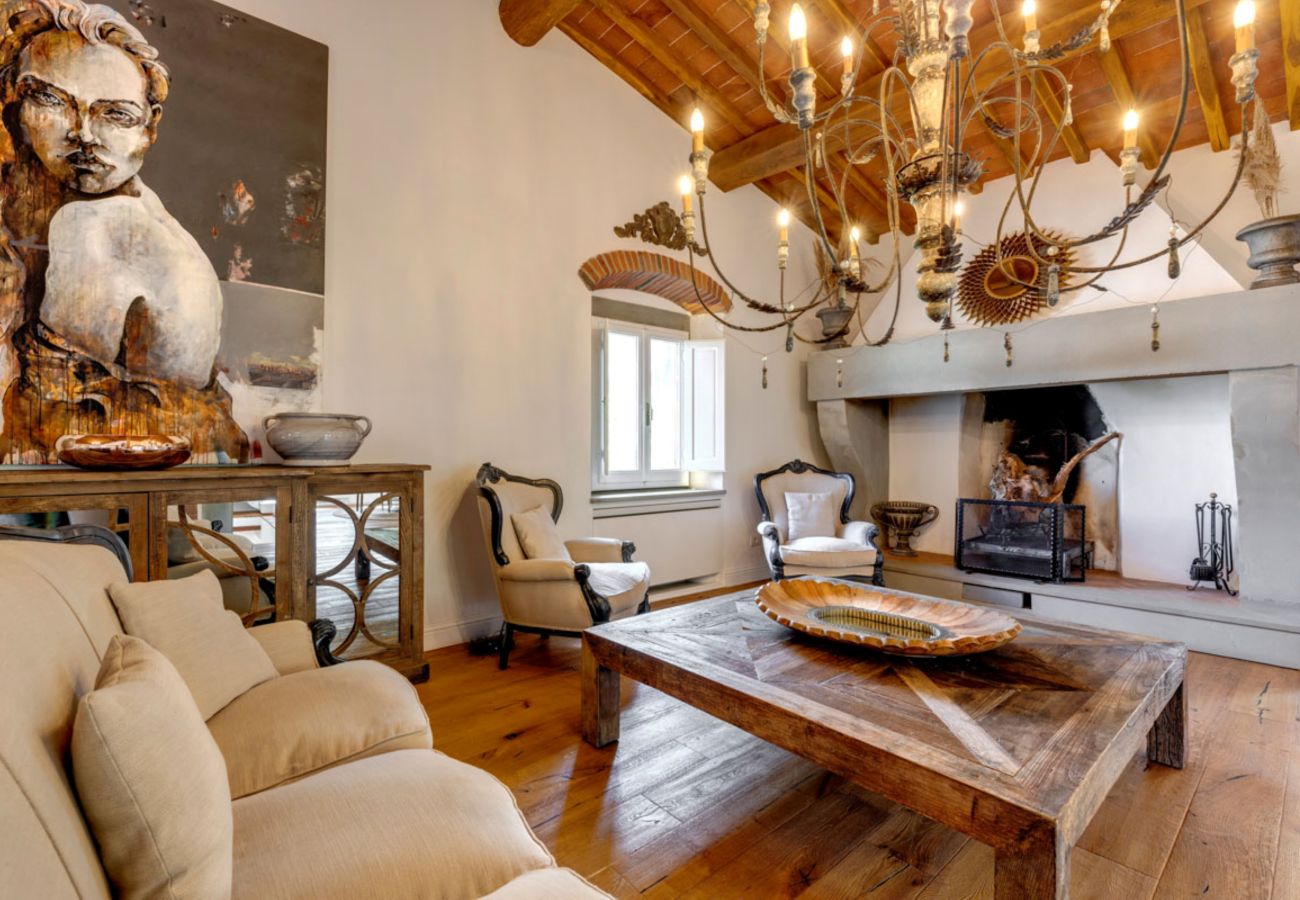 Villa a Panzano - AMORE RENTALS - Villa Bellaflore con 3 Piscine Private, Giardino, Terrazzi e Parcheggio