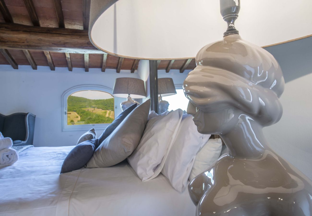 Villa a Panzano - AMORE RENTALS - Villa Bellaflore con 3 Piscine Private, Giardino, Terrazzi e Parcheggio