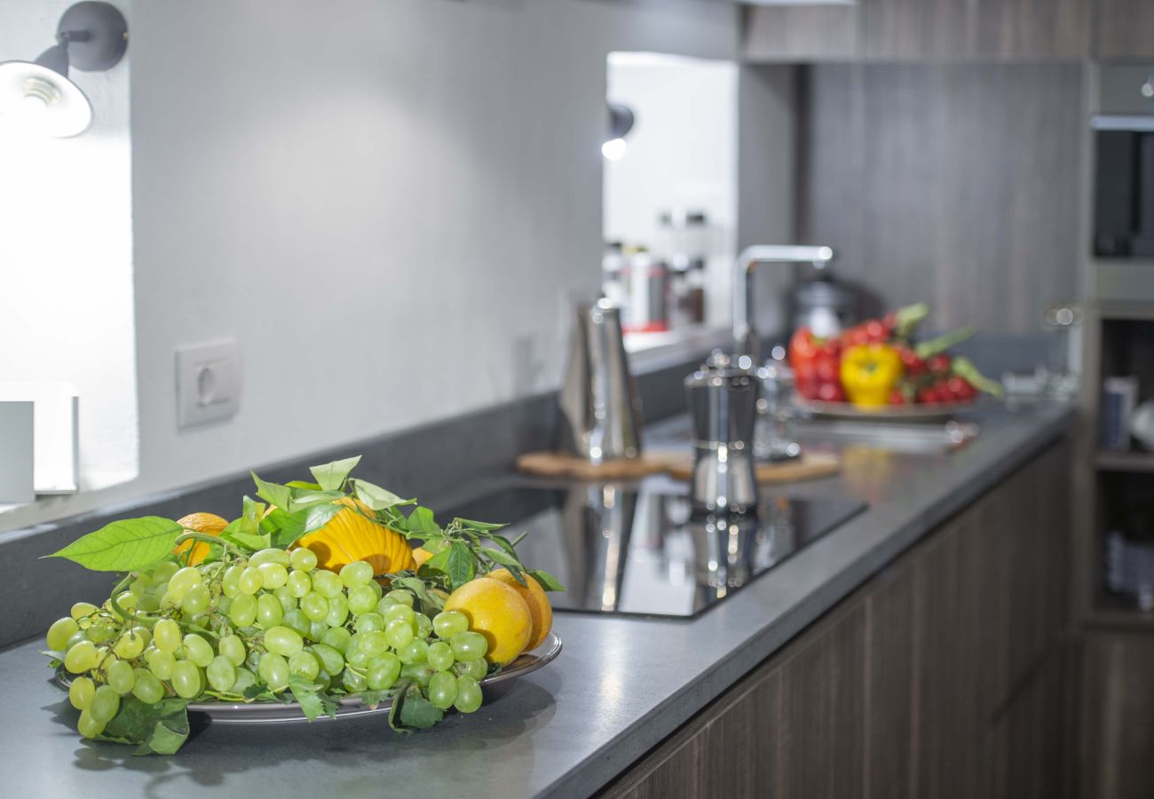 Villa a Panzano - AMORE RENTALS - Villa Bellaflore con 3 Piscine Private, Giardino, Terrazzi e Parcheggio
