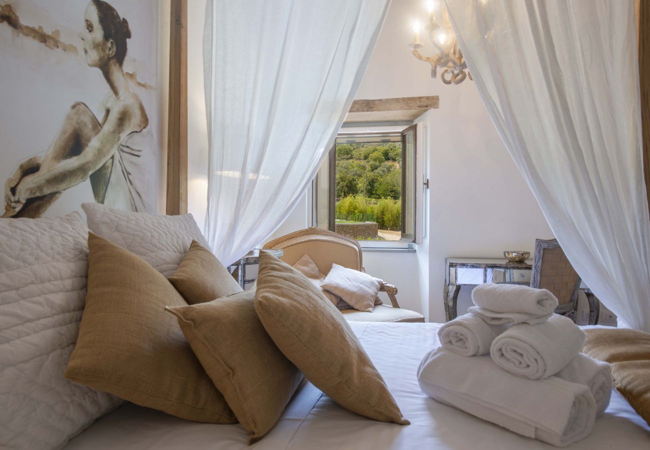 Villa a Panzano - AMORE RENTALS - Villa Bellaflore con 3 Piscine Private, Giardino, Terrazzi e Parcheggio