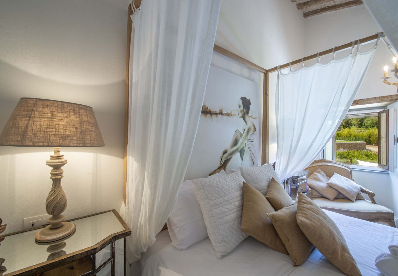 Villa a Panzano - AMORE RENTALS - Villa Bellaflore con 3 Piscine Private, Giardino, Terrazzi e Parcheggio