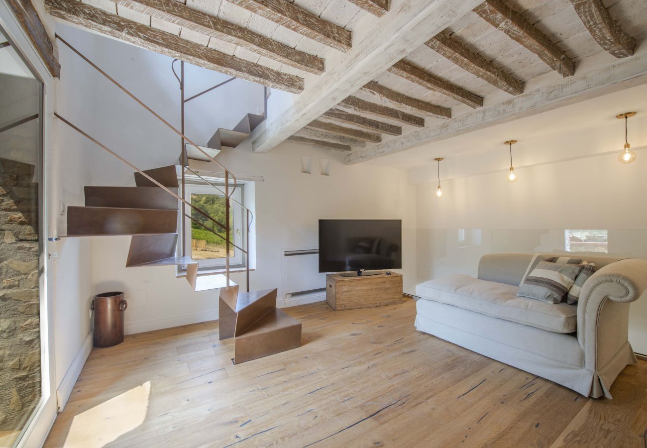 Villa a Panzano - AMORE RENTALS - Villa Bellaflore con 3 Piscine Private, Giardino, Terrazzi e Parcheggio