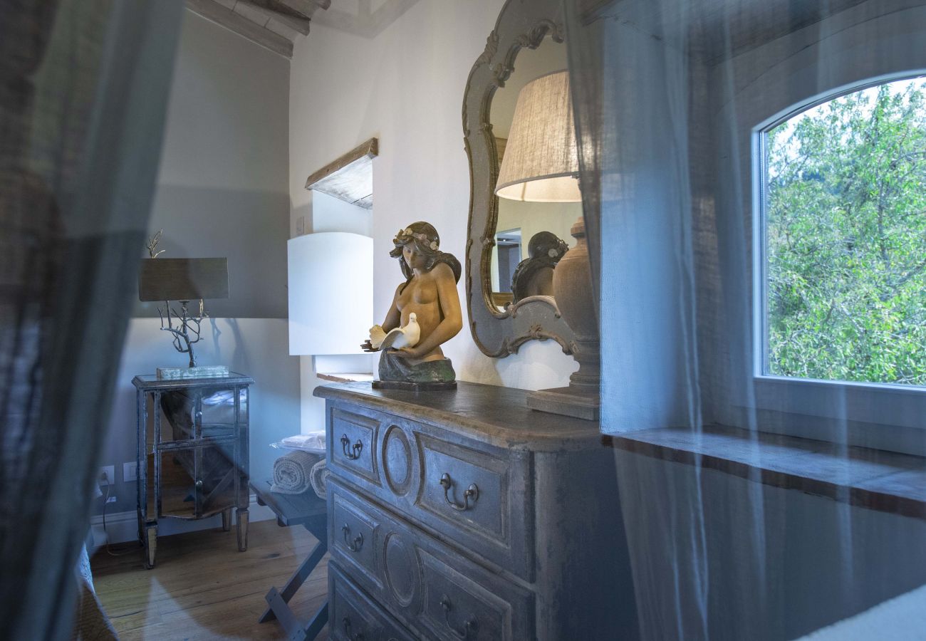 Villa a Panzano - AMORE RENTALS - Villa Bellaflore con 3 Piscine Private, Giardino, Terrazzi e Parcheggio